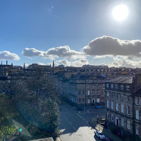 New Town Apartment With Castle View 爱丁堡 外观 照片