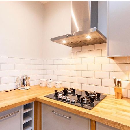 New Town Apartment With Castle View 爱丁堡 外观 照片