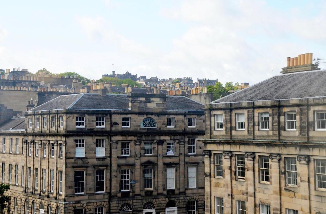 New Town Apartment With Castle View 爱丁堡 外观 照片